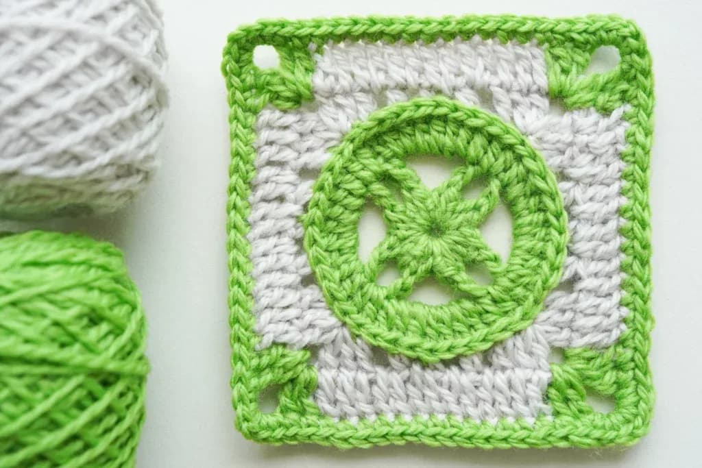 Nautical Star Granny Square – Free Crochet Pattern crochet pattern