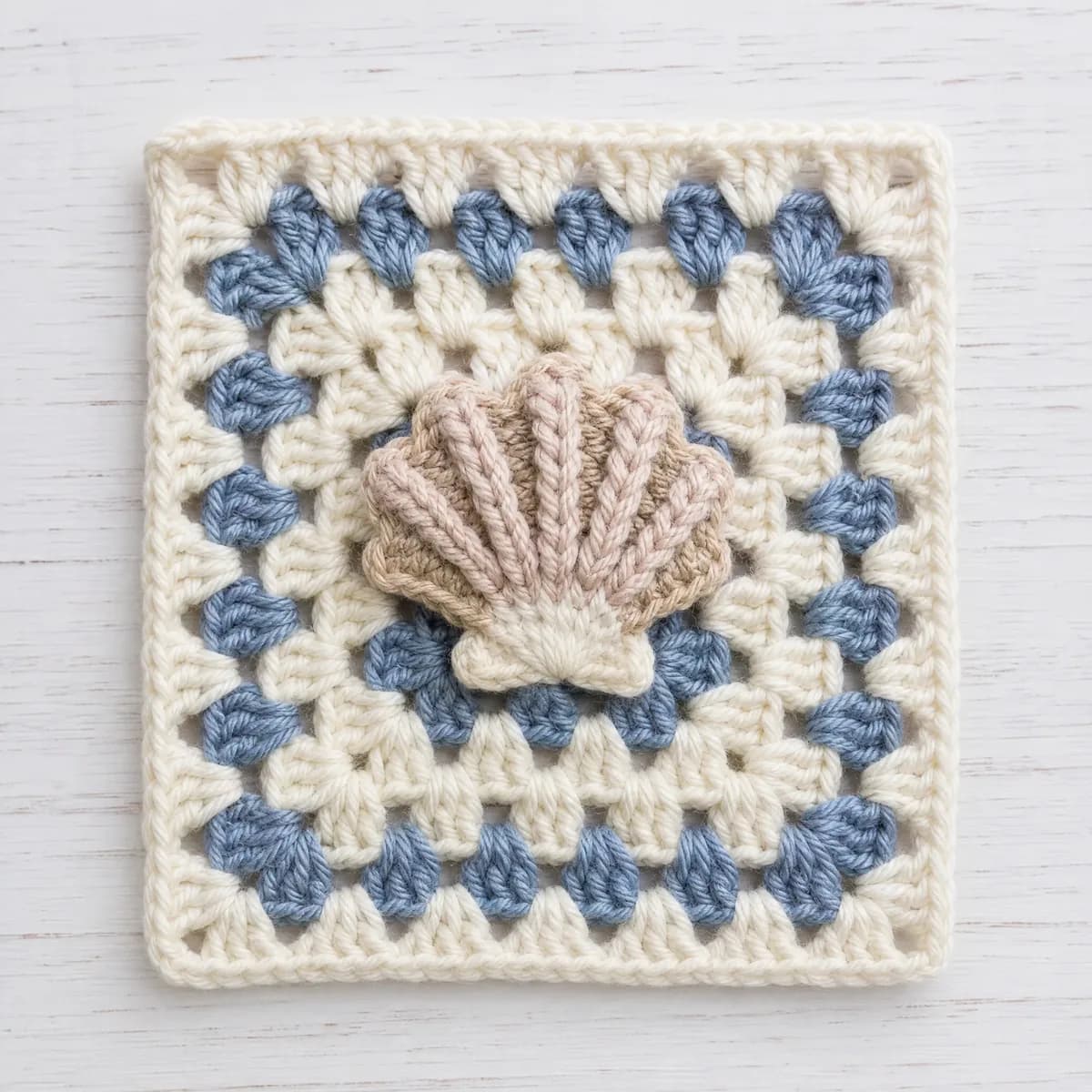 Sandy Scallop Shell Granny Square — A Beginner Shell Appliqué crochet pattern