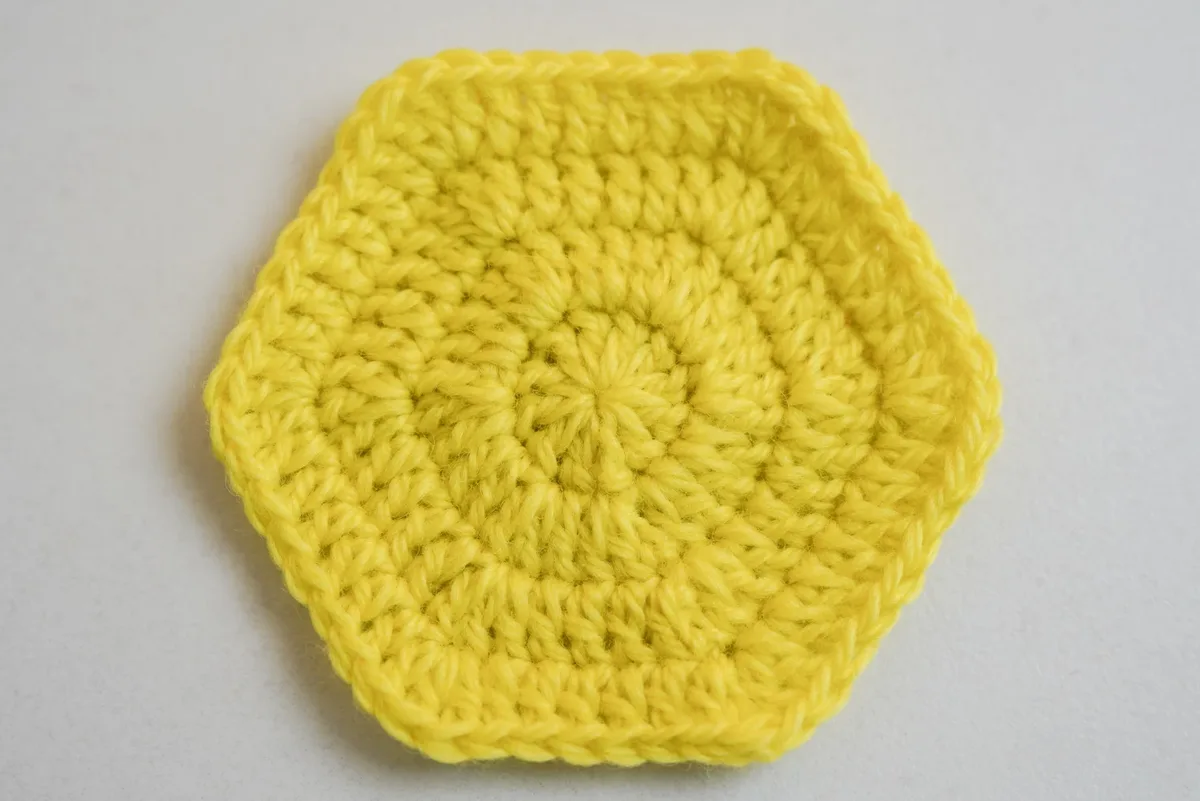 Solid Crochet Hexagon Without Gaps: Free 4-Round Motif Pattern crochet pattern